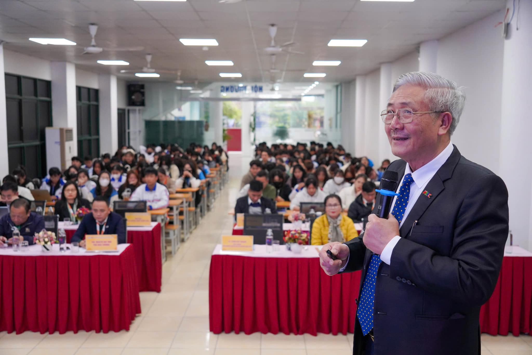 TS. Trần Duy Khanh - Chủ tịch hội đồng Ban Giám khảo, Viện trưởng Viện Nghiên cứu và Đào tạo Doanh nhân APEC