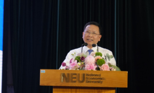 Phó Vụ trưởng Vụ Học sinh, sinh viên, Bộ GD&ĐT Trần Văn Đạt phát biểu tại buổi lễ