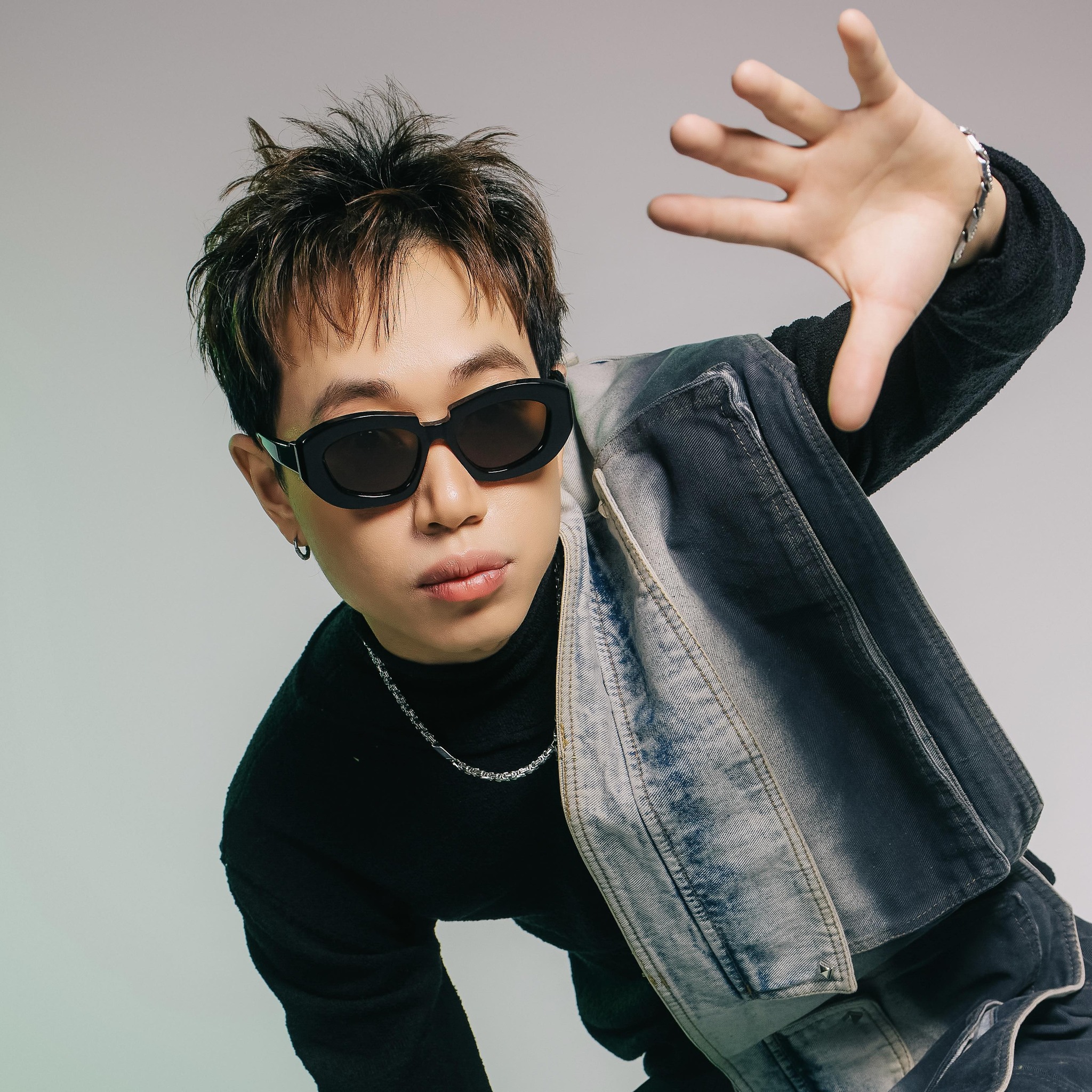 Double2T sẽ mang tới sân khấu APEC Innovation những bản hit từng làm mưa làm gió