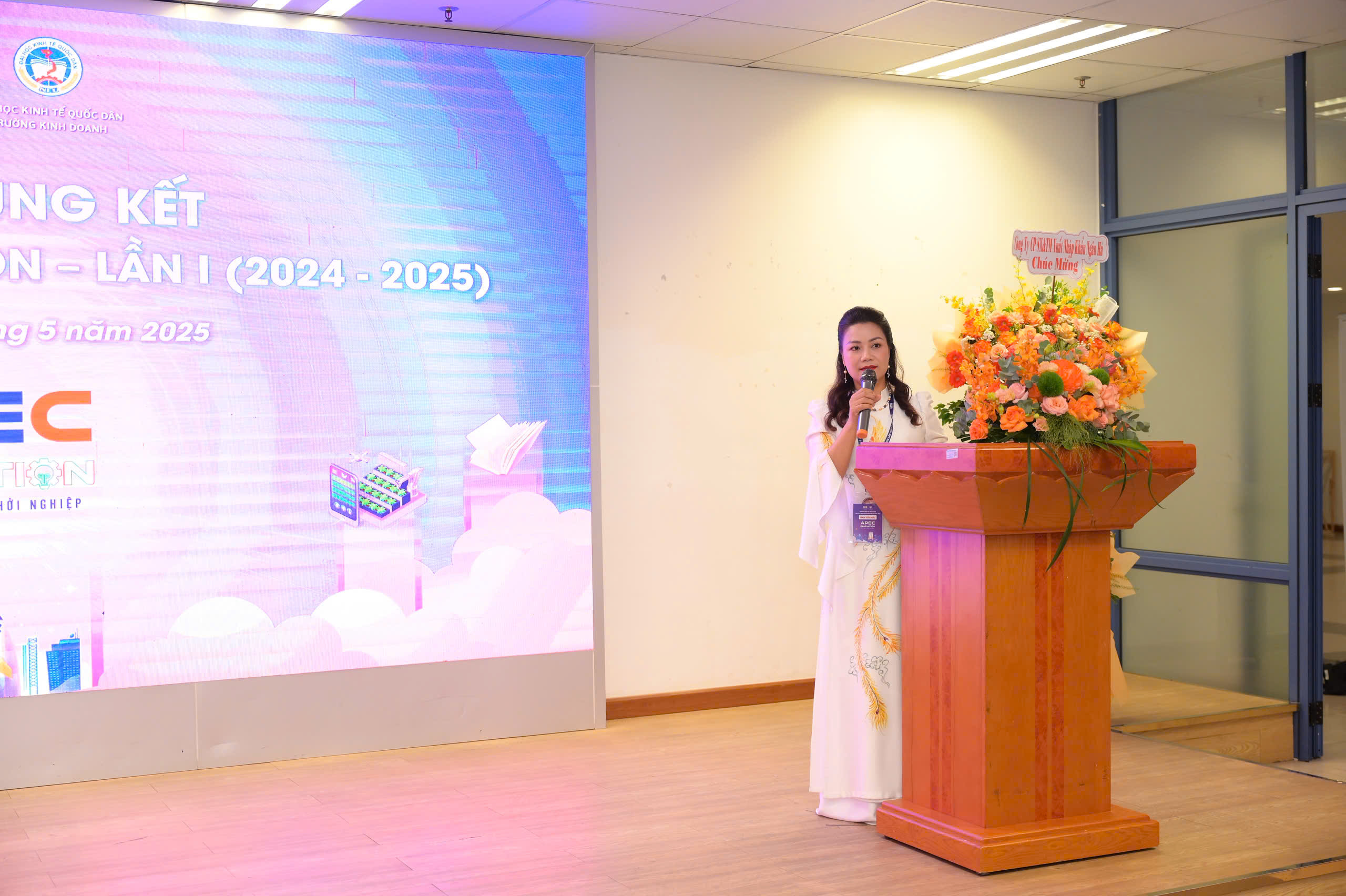 ThS. Nguyễn Thị Minh Thu, Trưởng BTC cuộc thi phát biểu tại vòng Thuyết trình Chung kết